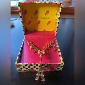 BETSEY JOHNSON PARIS NECKLACE